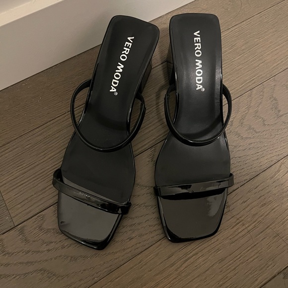 Vero Moda Heels - Picture 1 of 3